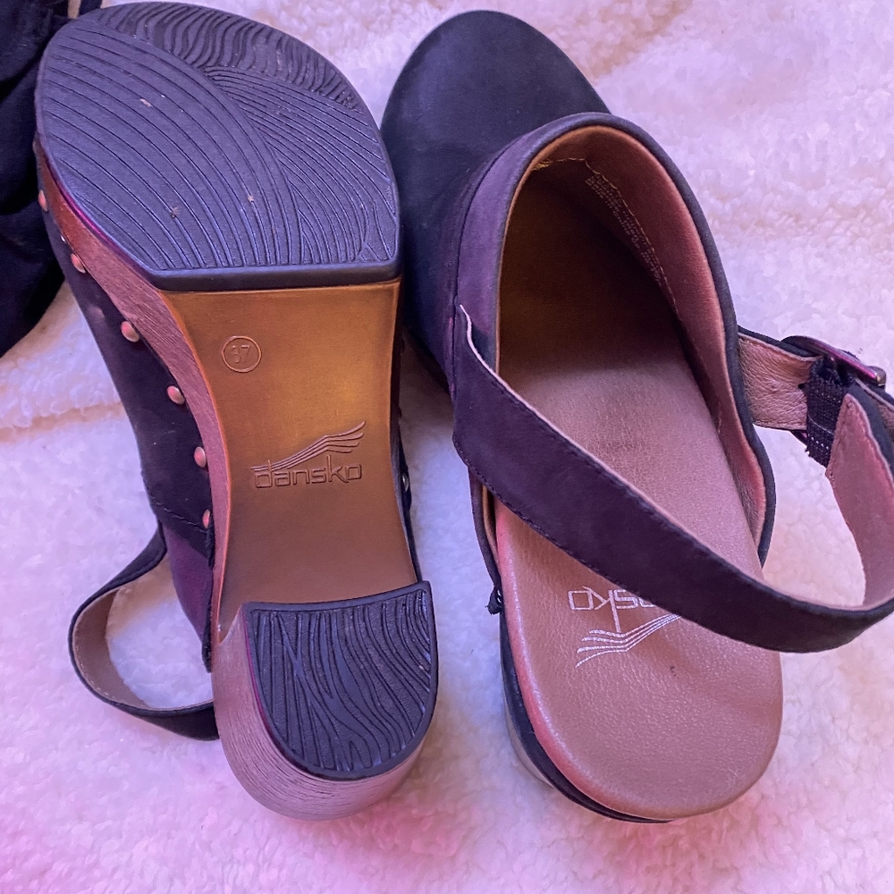 Danskos clogs